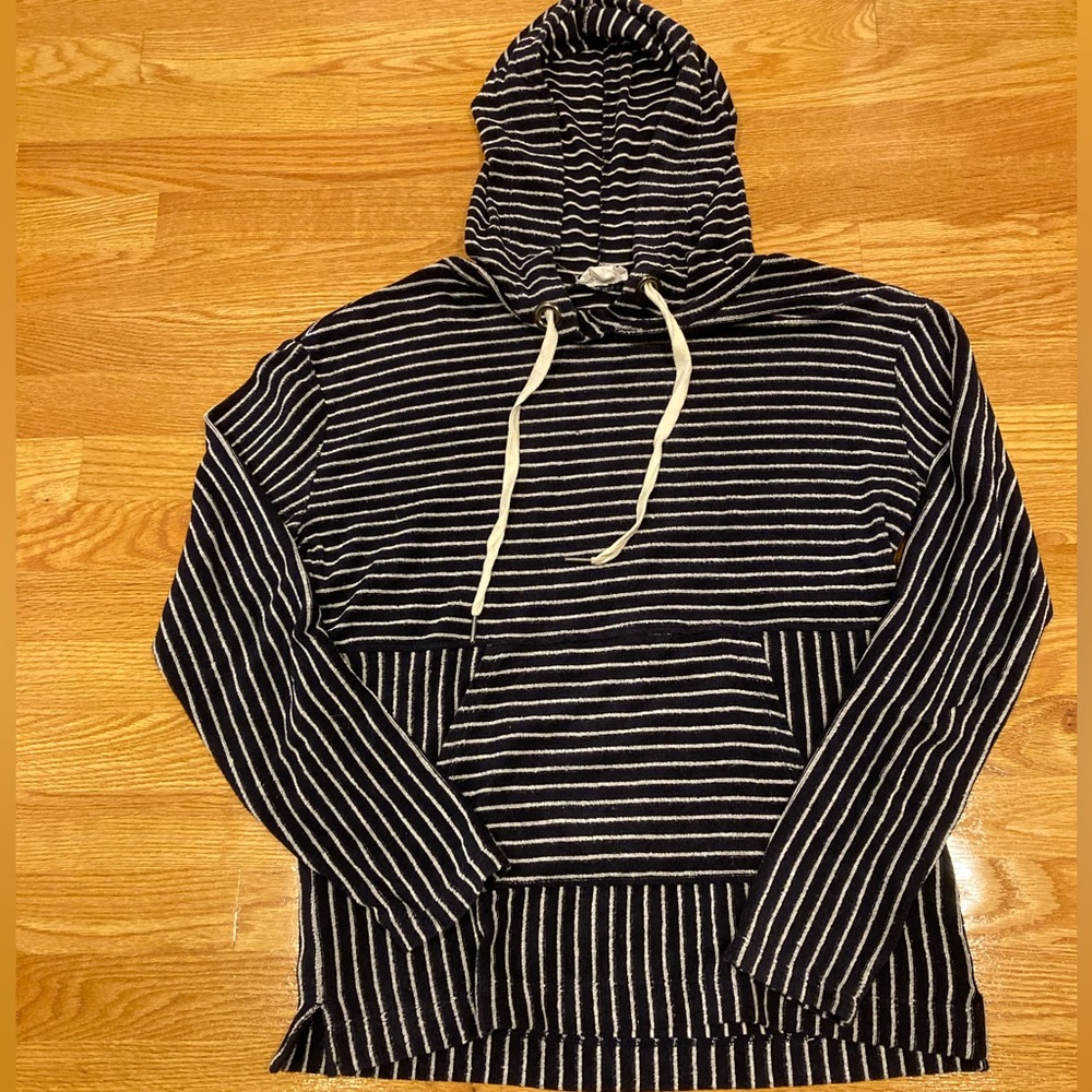 Loft fun sweater (with pocket and hood)